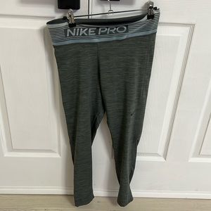 Nike Pro 365 Women's Cropped Leggings size large